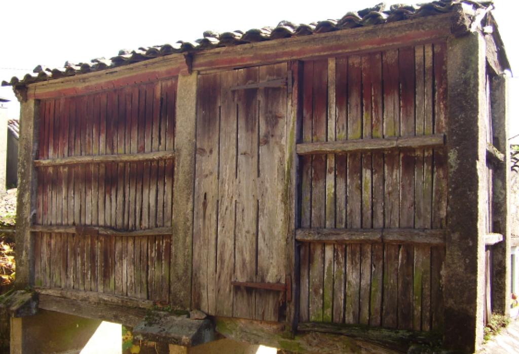 Hórreo de Pexegueiro - Dodro - San Xián de Laíño