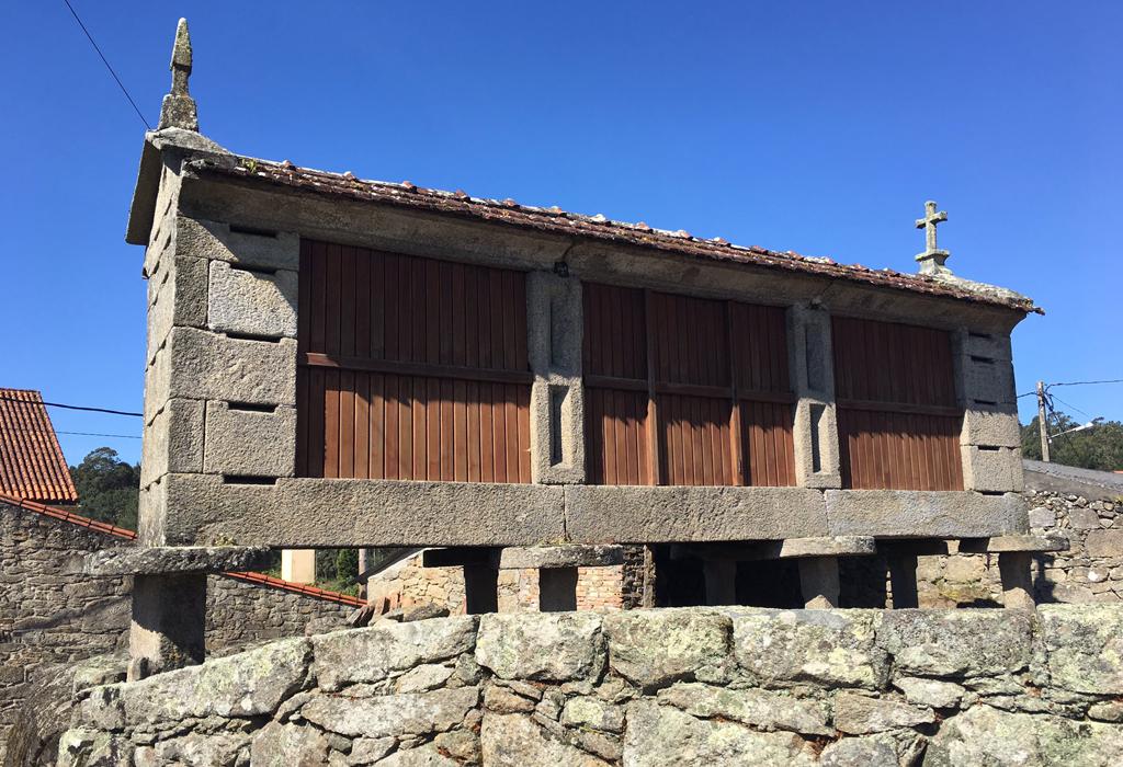 Hórreo de Quintáns - Rianxo - Santa María de Isorna