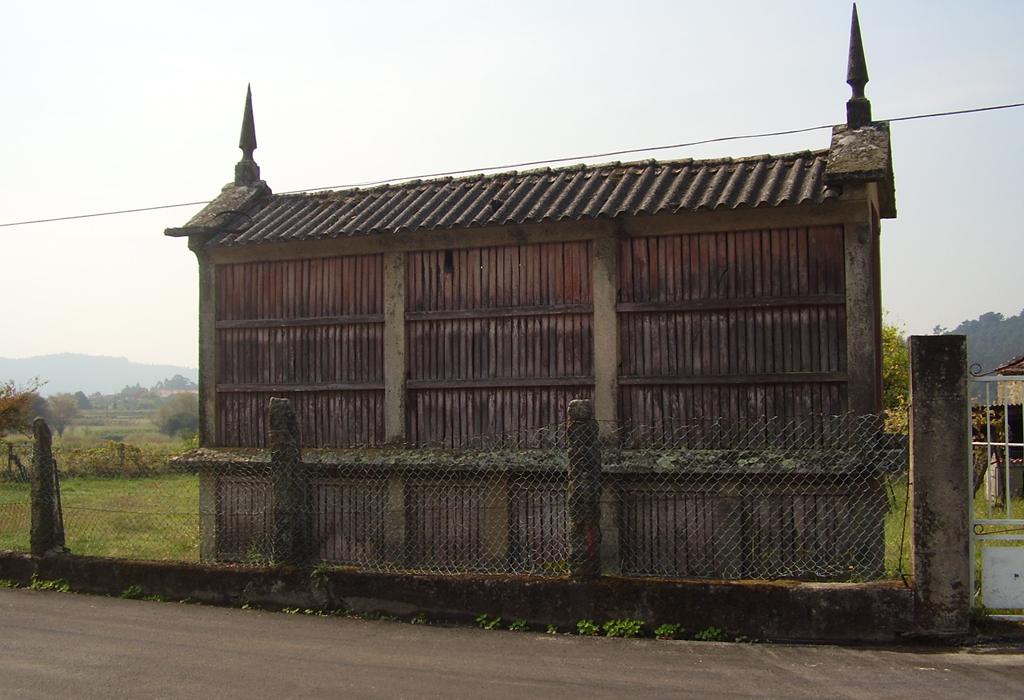 Hórreo de Revixós - Dodro - Santa María de Dodro