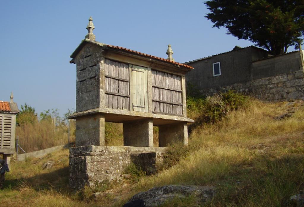 Hórreo de Revixós - Dodro - Santa María de Dodro