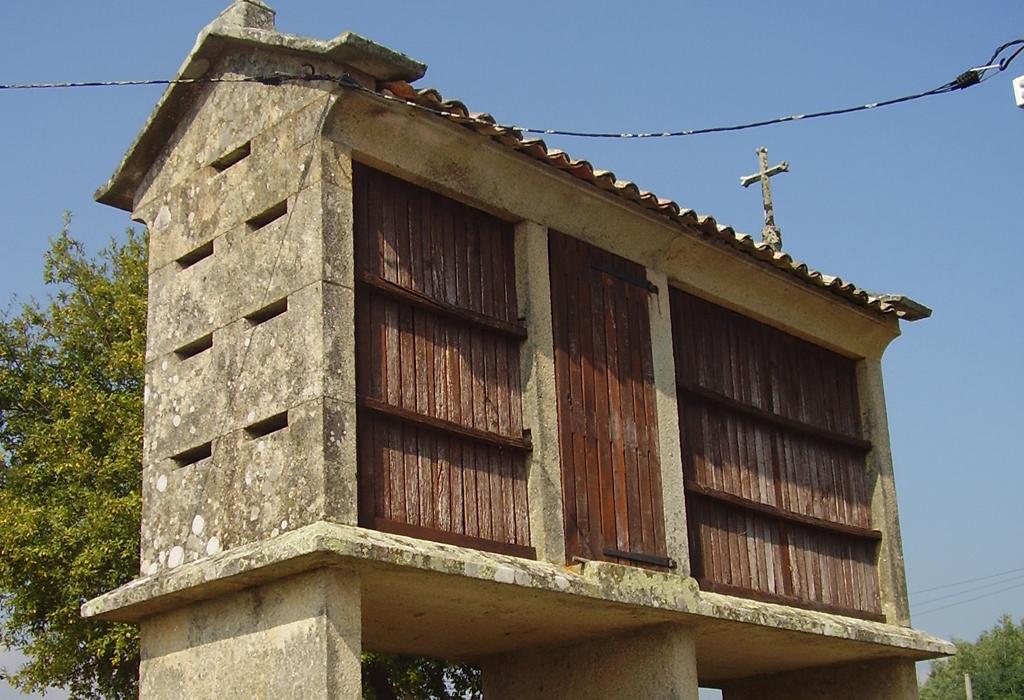 Hórreo de Revixós - Dodro - Santa María de Dodro