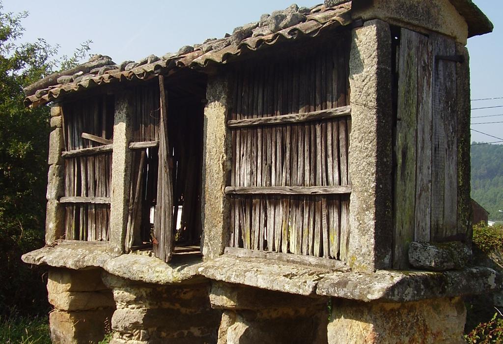 Hórreo de Revixós - Dodro - Santa María de Dodro