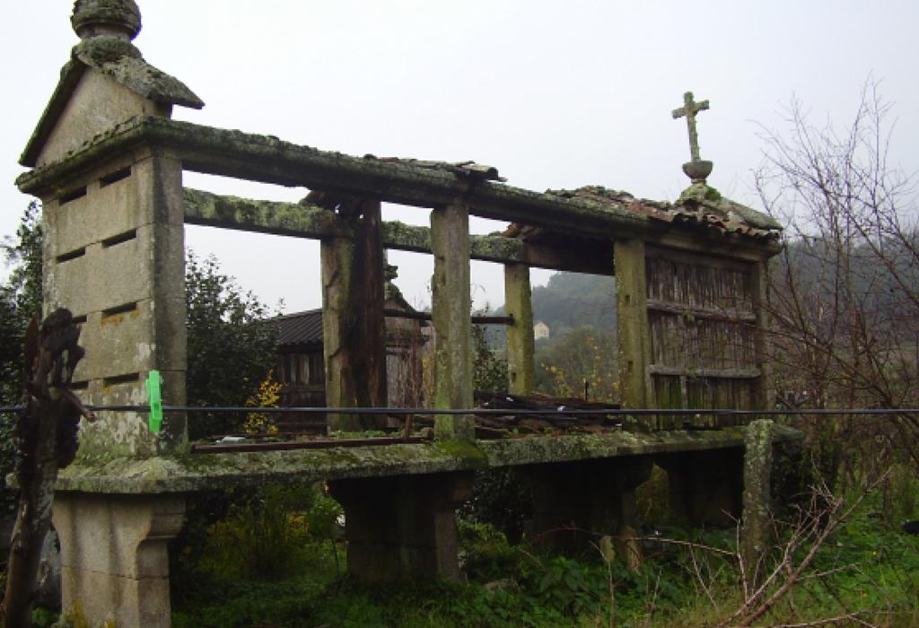 Hórreo de Rial da Lagoa - Dodro - San Xián de Laíño