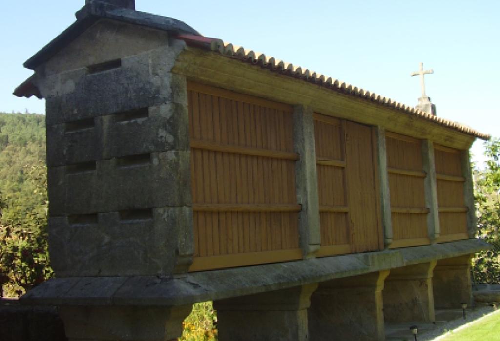 Hórreo de Rialiño - Dodro - San Xián de Laíño