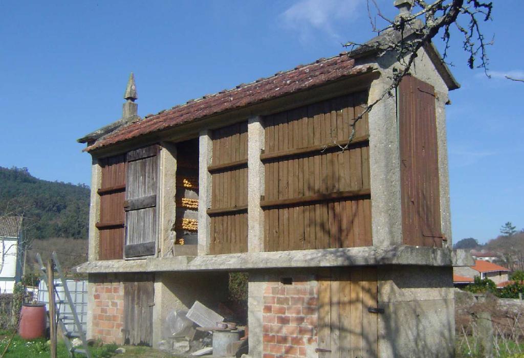 Hórreo de Rialiño - Dodro - San Xián de Laíño