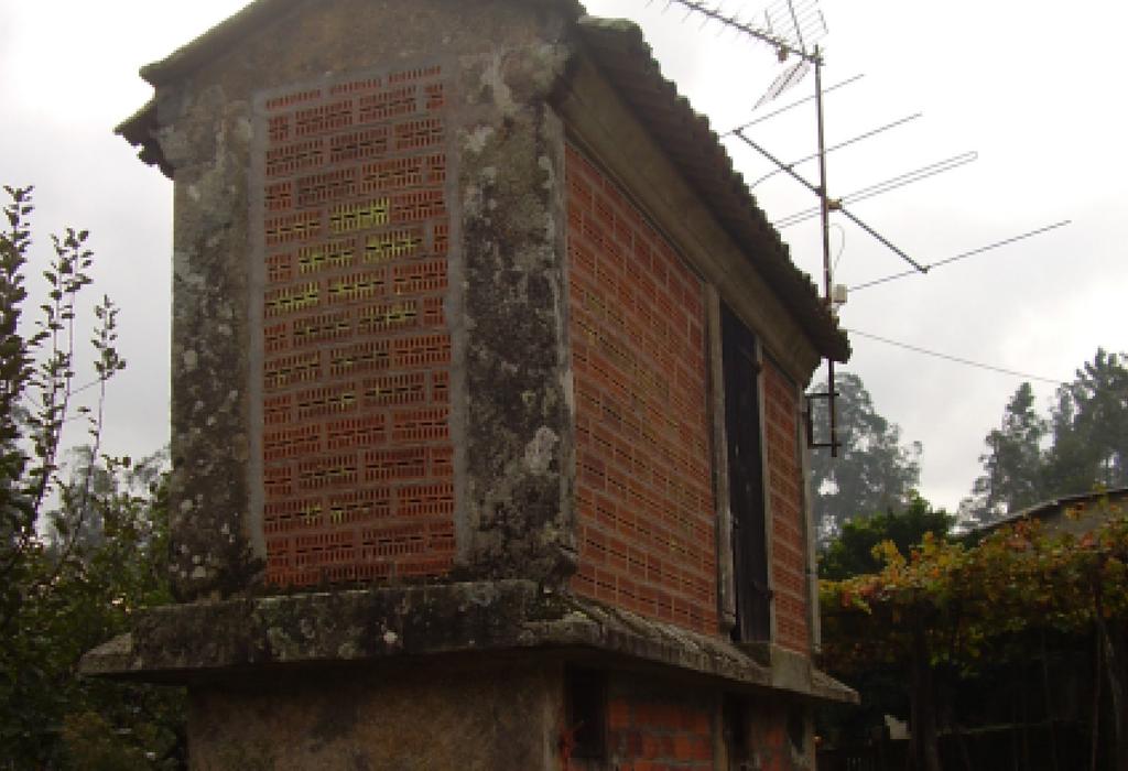 Hórreo de Rialiño - Dodro - San Xián de Laíño