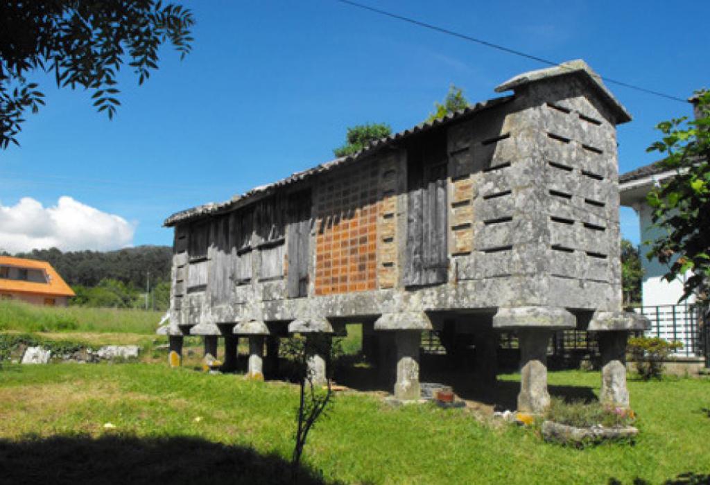 Hórreo de Súa Braña - Rianxo - San Salvador de Taragoña
