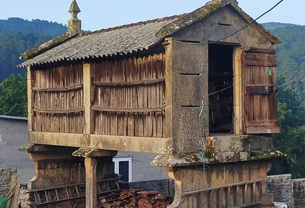 Hórreo de Senín - Valga - Santa María de Xanza