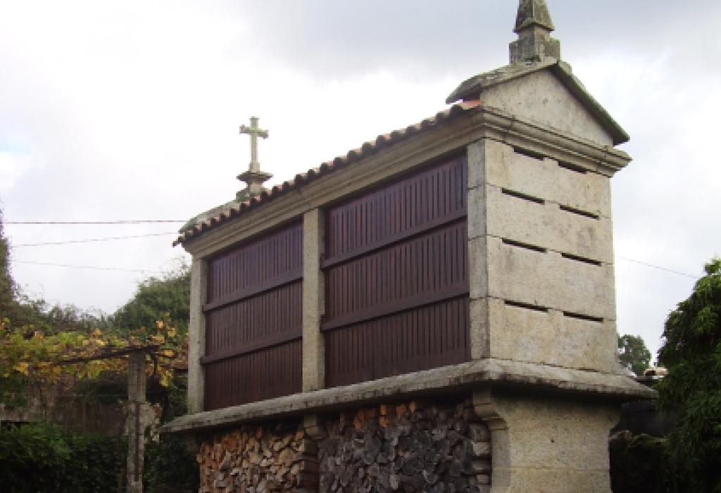Hórreo de Tarrío - Dodro - San Xián de Laíño