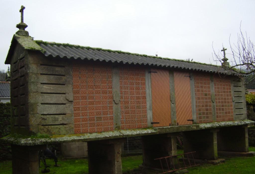 Hórreo de Teaio - Dodro - San Xoán de Laíño