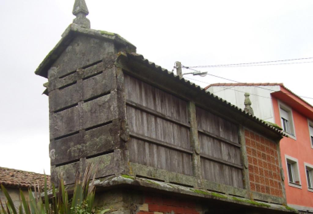 Hórreo de Teaio - Dodro - San Xoán de Laíño