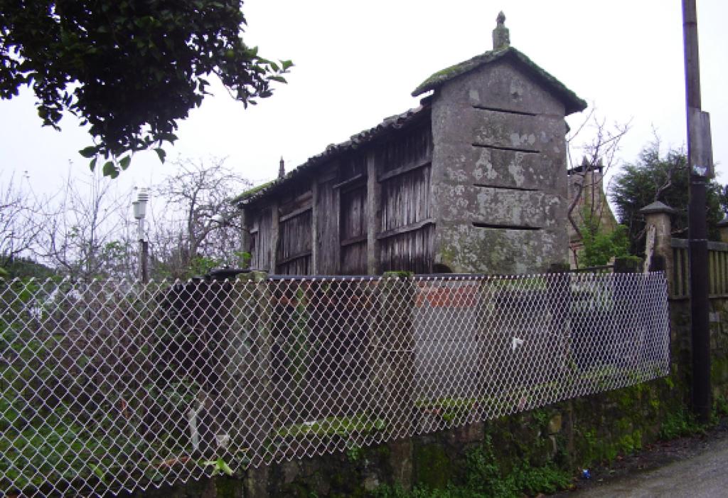 Hórreo de Teaio - Dodro - San Xoán de Laíño