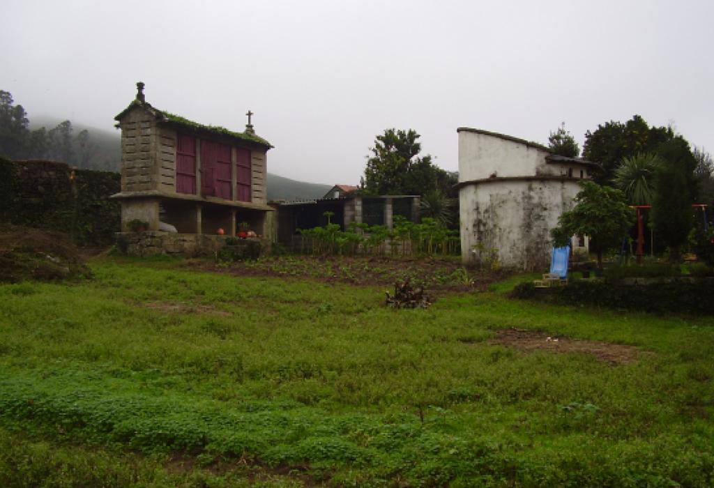 Hórreo de Teaio - Dodro - San Xoán de Laíño