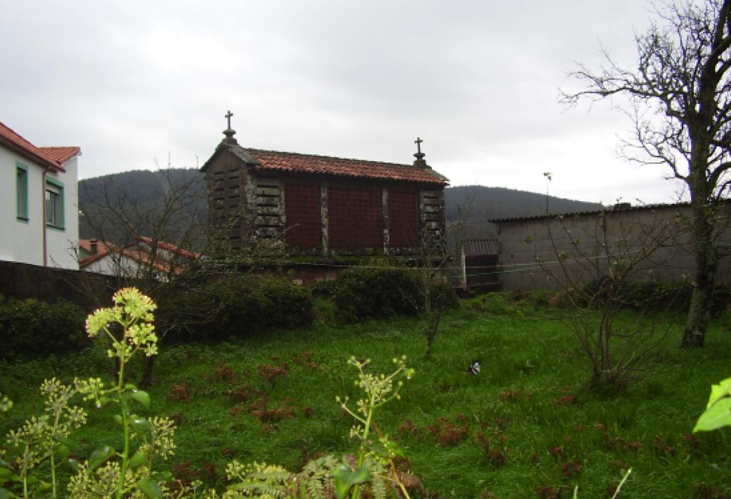 Hórreo de Teaio - Dodro - San Xoán de Laíño