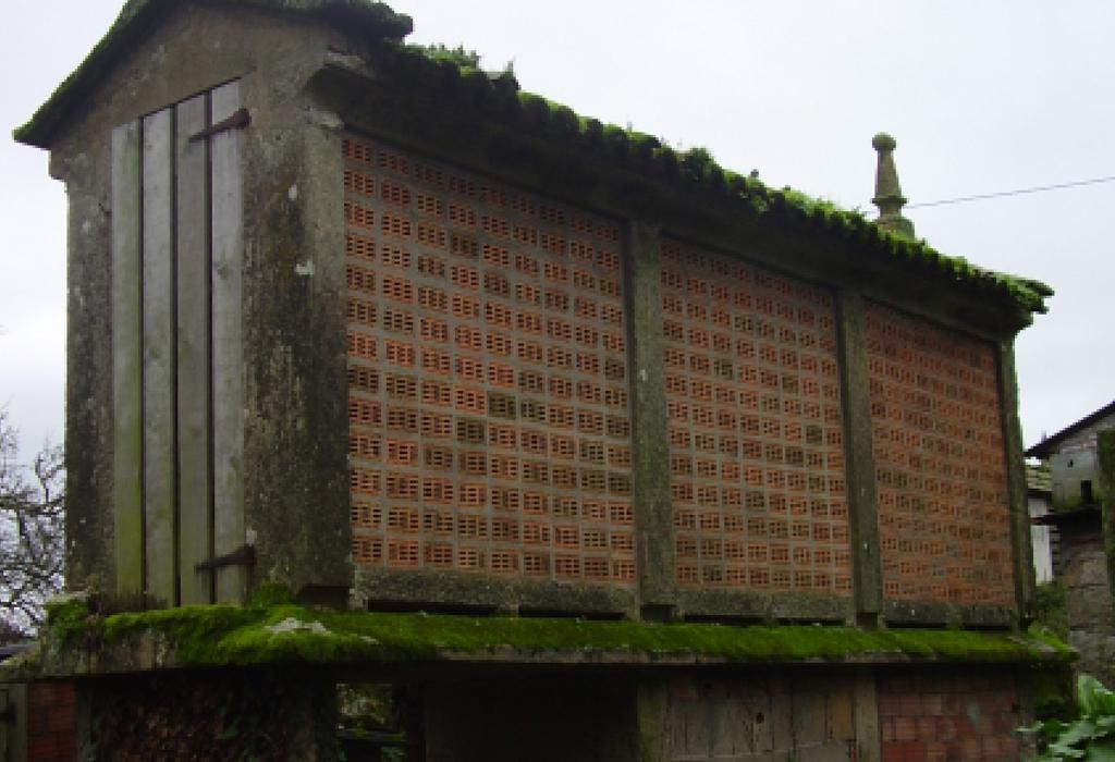 Hórreo de Teaio - Dodro - San Xoán de Laíño