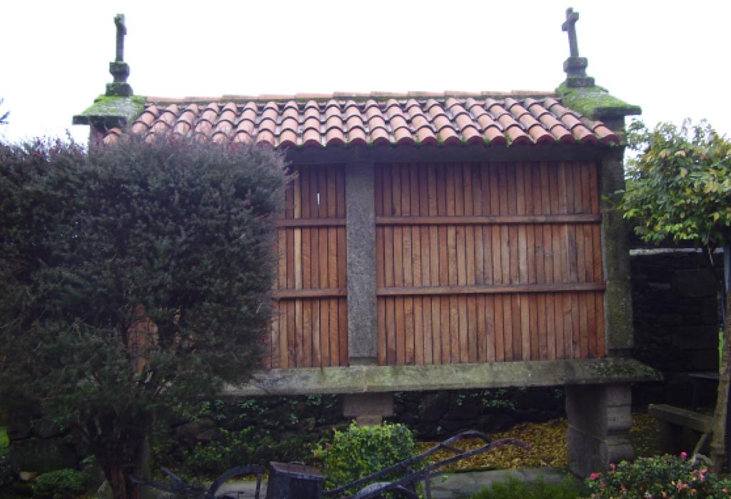 Hórreo de Teaio - Dodro - San Xoán de Laíño