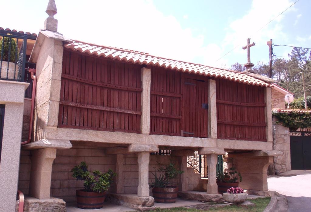 Hórreo de Tras da Veiga - Catoira - San Miguel de Catoira