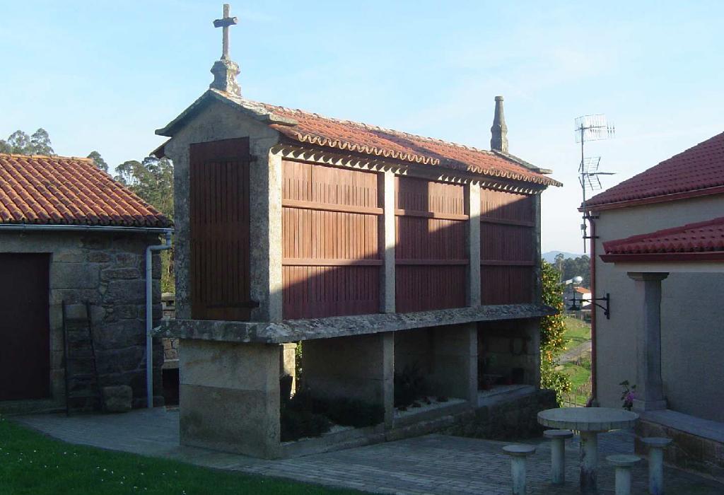 Hórreo de Traxeito - Dodro - San Xián de Laíño