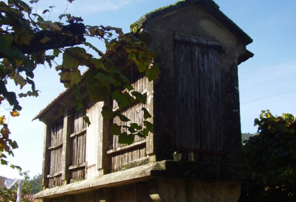Hórreo de Traxeito - Dodro - San Xián de Laíño