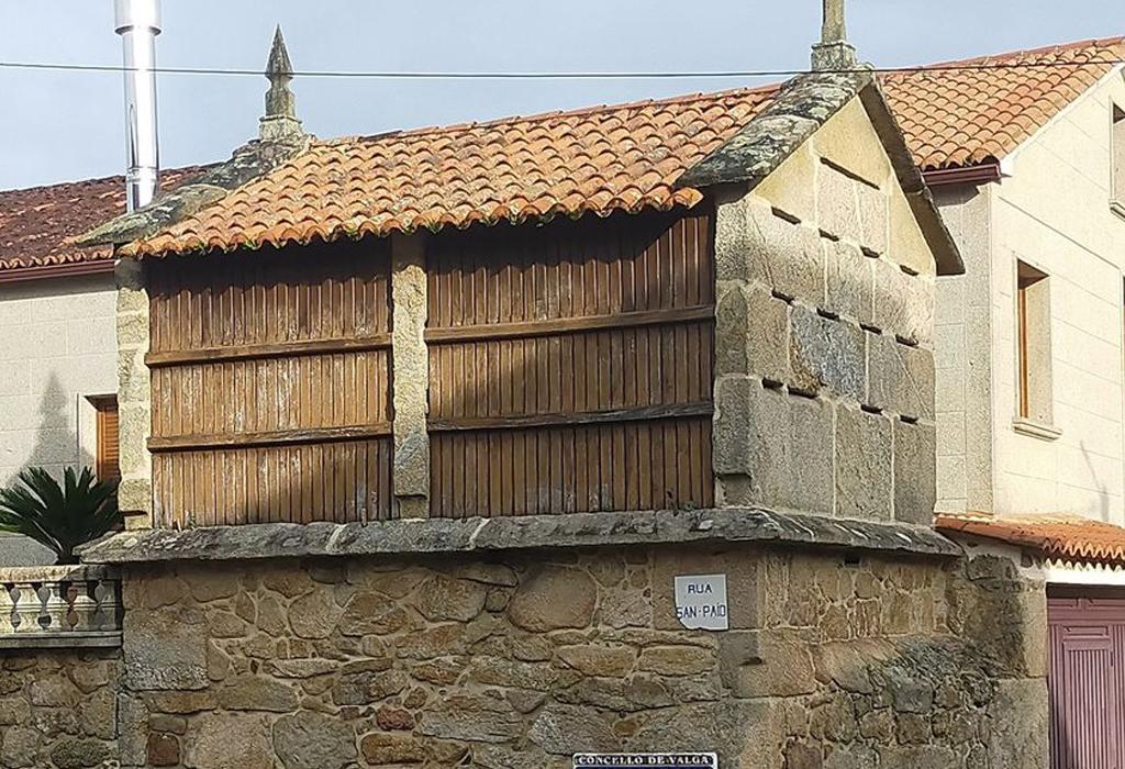 Hórreo de Vilar - Valga - Santa Comba de Cordeiro