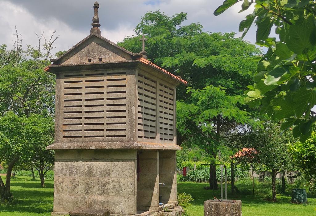 Hórreo do Carballiño - Valga - Santa María de Xanza