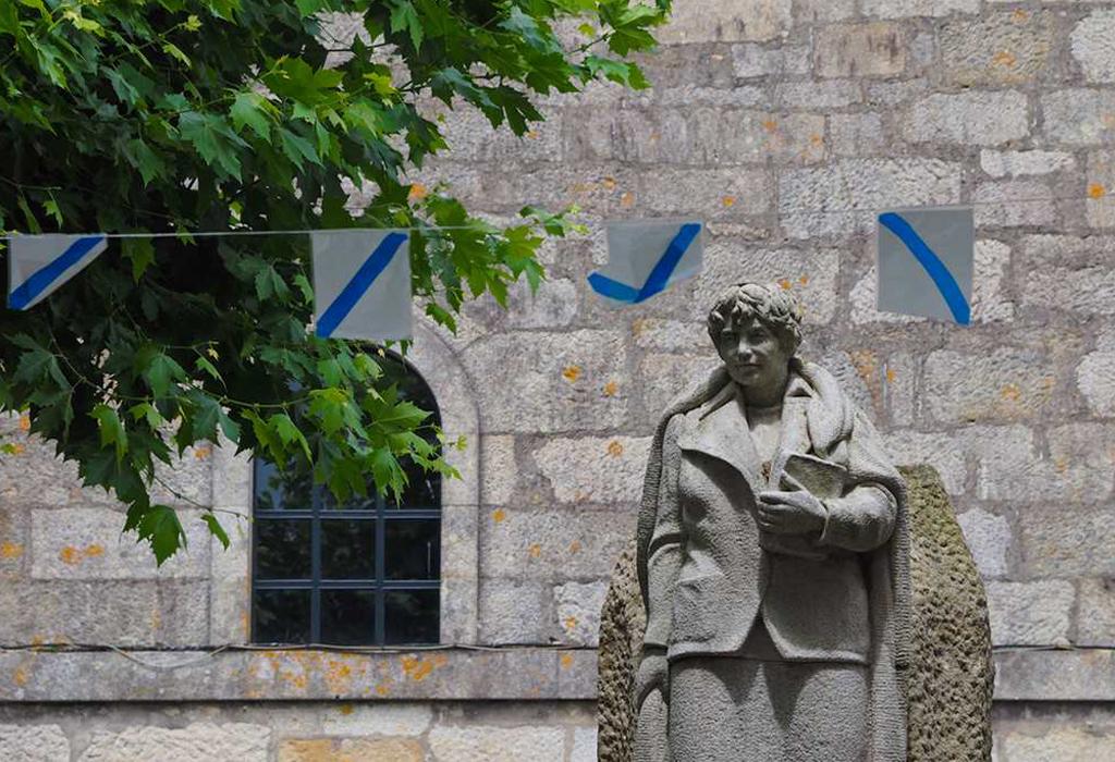 Monumento a Rosalía de Castro - Padrón - Santiago de Padrón