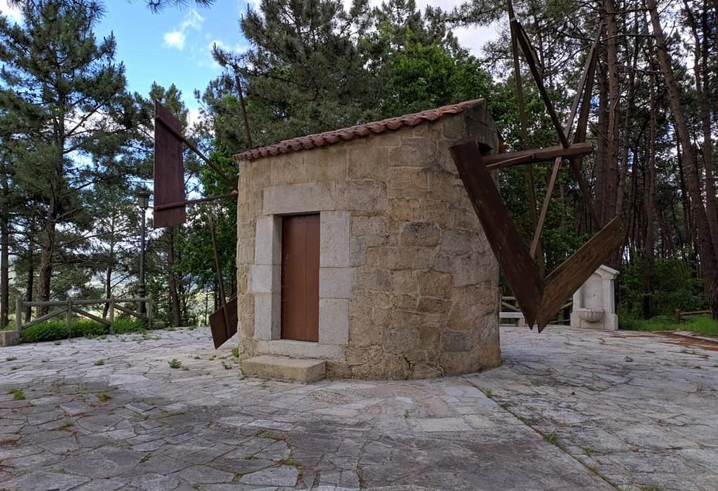 Muíño de vento do Monte Beiro - Valga - Santa Comba de Cordeiro