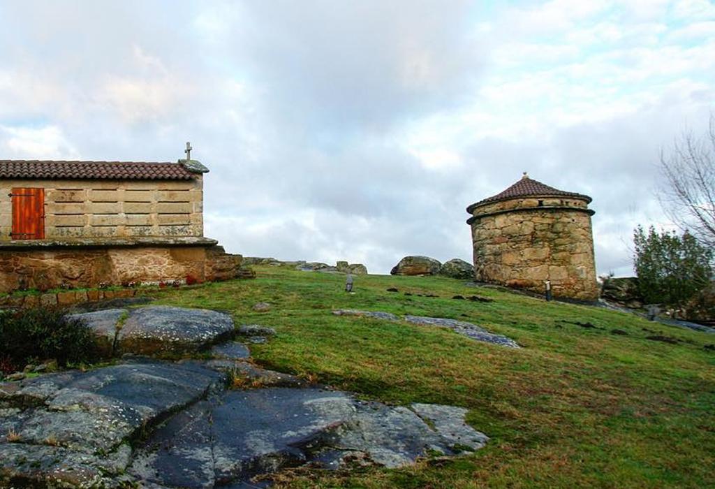 Pombal da Casa da Barreira - Catoira - San Mamede de Abalo