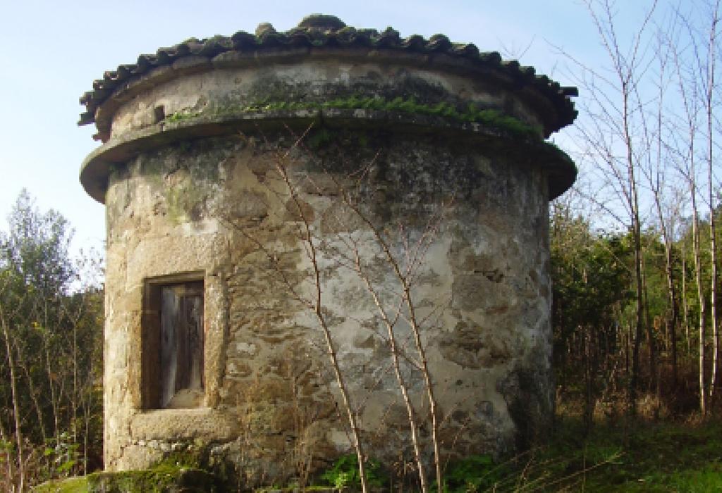 Pombal da casa reitoral de San Xoán de Laíño - Dodro - San Xoán de Laíño